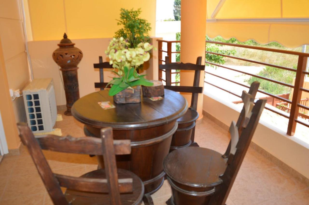 Villa Avatos - Near To The Port Of Rafina And The Airport Of Athens Agios Spyridon  Exterior foto